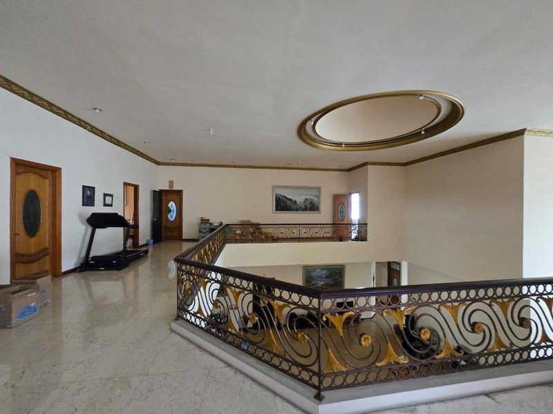 DIjual Rumah Mewah Siap Huni di Dharmahusada Indah Barat