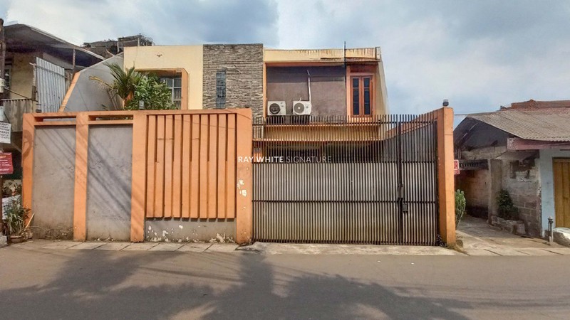 Rumah di Jalan Utama bisa untuk bisnis di Jl Setia 1, Jatiwaringin