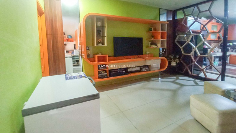 Rumah di Jalan Utama bisa untuk bisnis di Jl Setia 1, Jatiwaringin