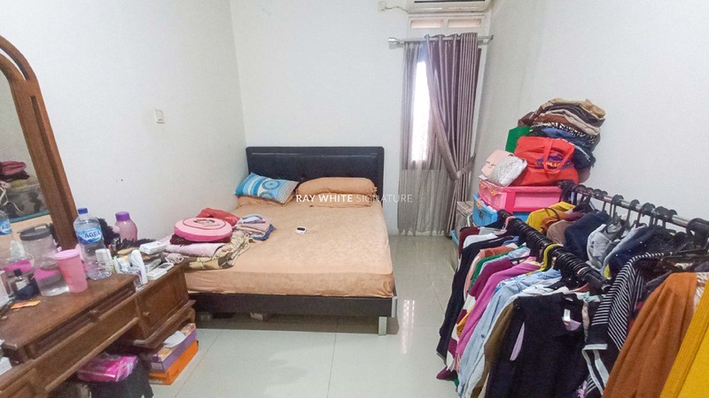 Rumah di Jalan Utama bisa untuk bisnis di Jl Setia 1, Jatiwaringin