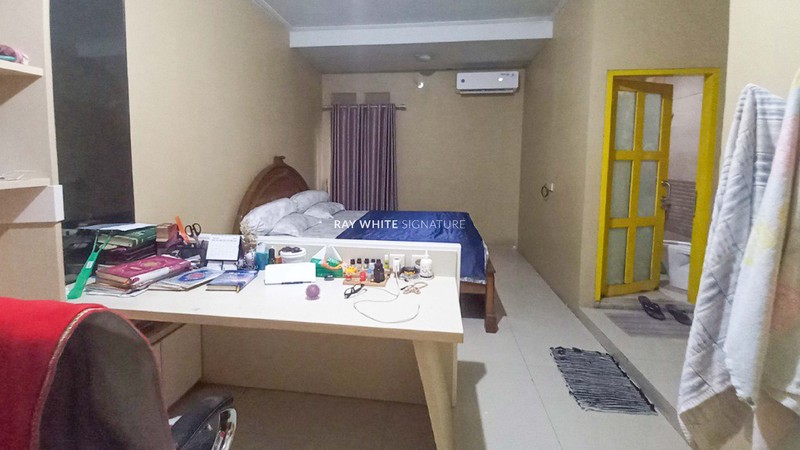 Rumah di Jalan Utama bisa untuk bisnis di Jl Setia 1, Jatiwaringin