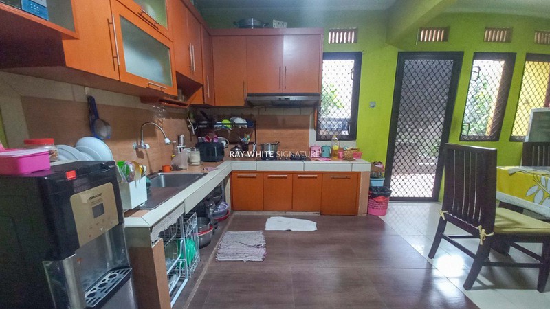 Rumah di Jalan Utama bisa untuk bisnis di Jl Setia 1, Jatiwaringin