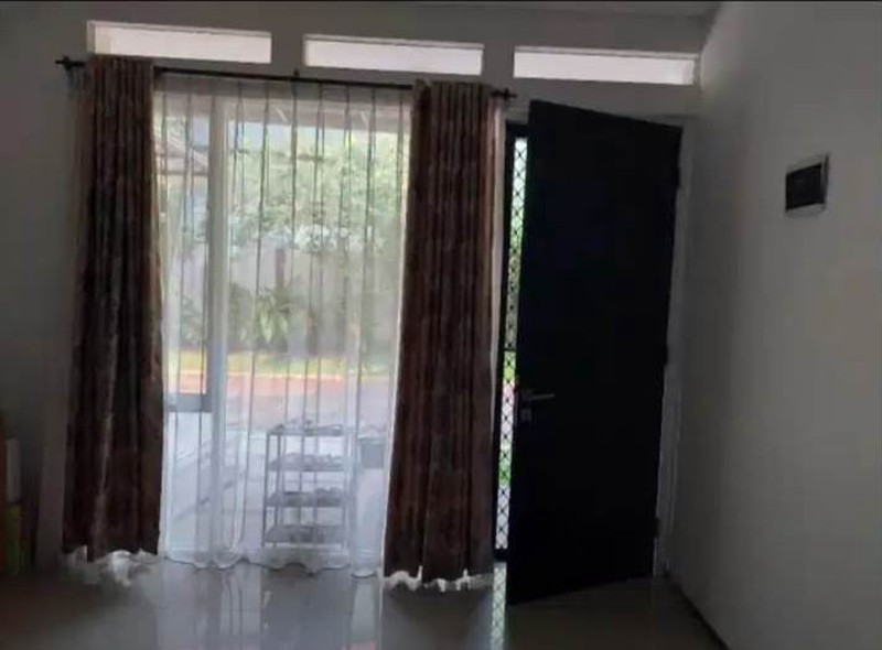 Rumah Minimalis, 2 Lantai, Bebas Banjir Siap Huni di Bintaro