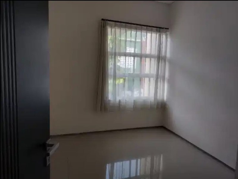 Rumah Minimalis, 2 Lantai, Bebas Banjir Siap Huni di Bintaro