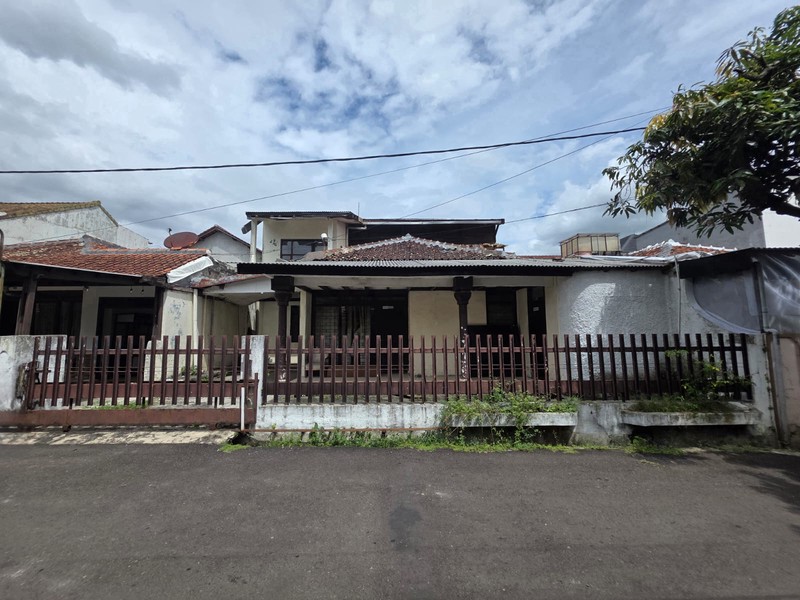 Rumah di Sayap Arcamanik Endah Dekat Griya Arcamanik Bandung