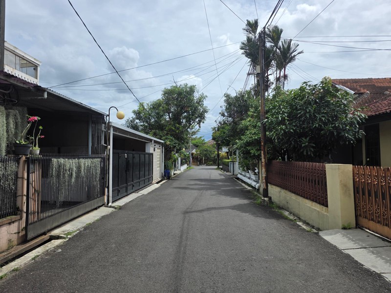 Rumah di Sayap Arcamanik Endah Dekat Griya Arcamanik Bandung