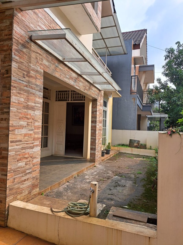 Rumah Bagus,bersih,aman di Bintaro Jaya 9