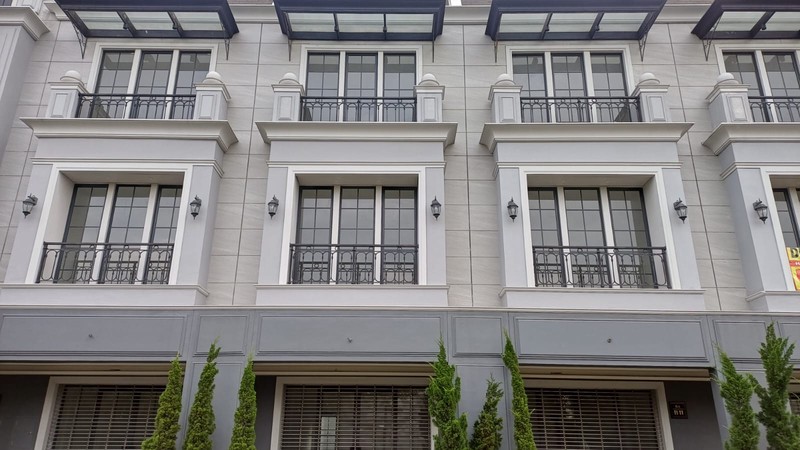 komersial kawasan ramai di jakarta timur