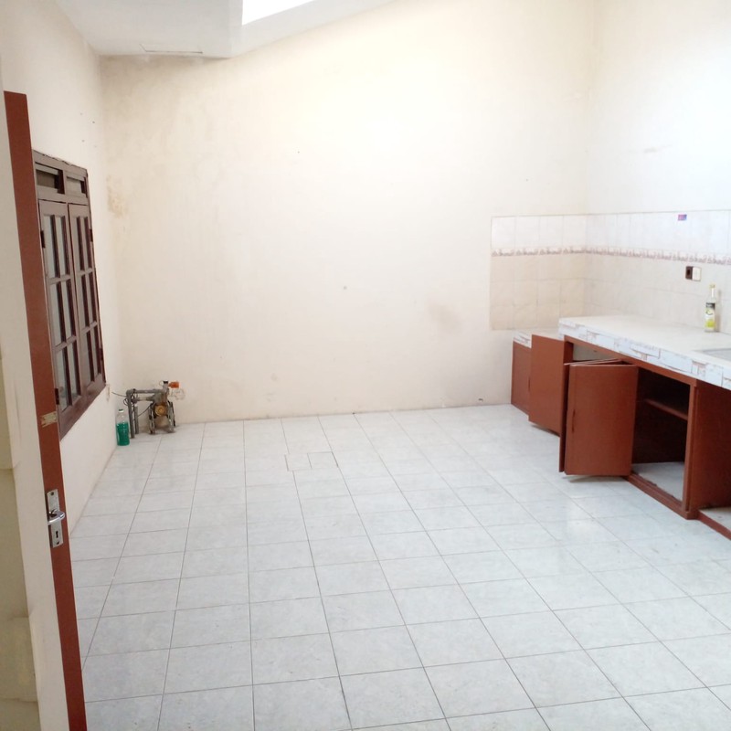 Dijual rumah lama siap huni di Pondok Tjandra Indah