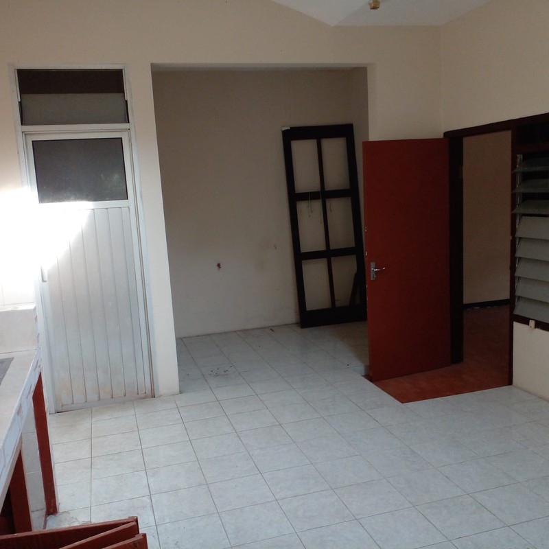 Dijual rumah lama siap huni di Pondok Tjandra Indah