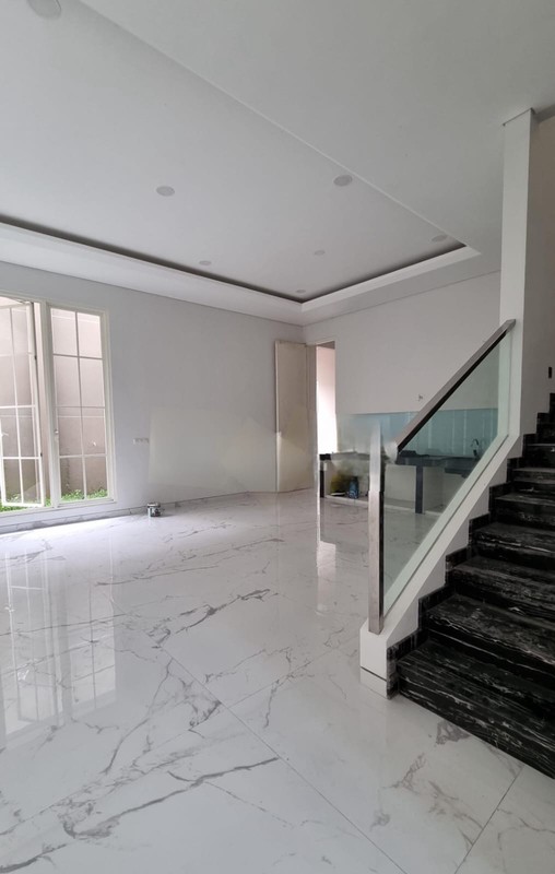 Rumah baru graha natura minimalis Surabaya barat 