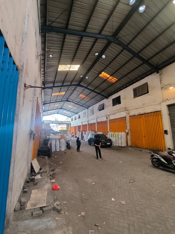 DISEWAKAN GUDANG SENTRA PERDAGANGAN Bongkaran Surabaya Pusat 