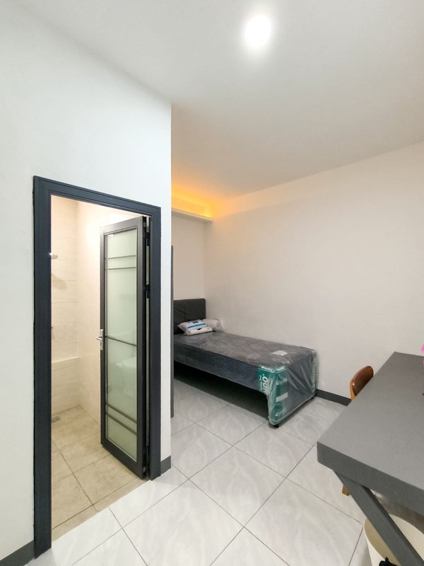 Dijual Kost 15 Pintu Lokasi Strategis Dengan Kamar Nyaman, Seluruh Kamar Sudah Terisi Penuh @Pondok Pinang