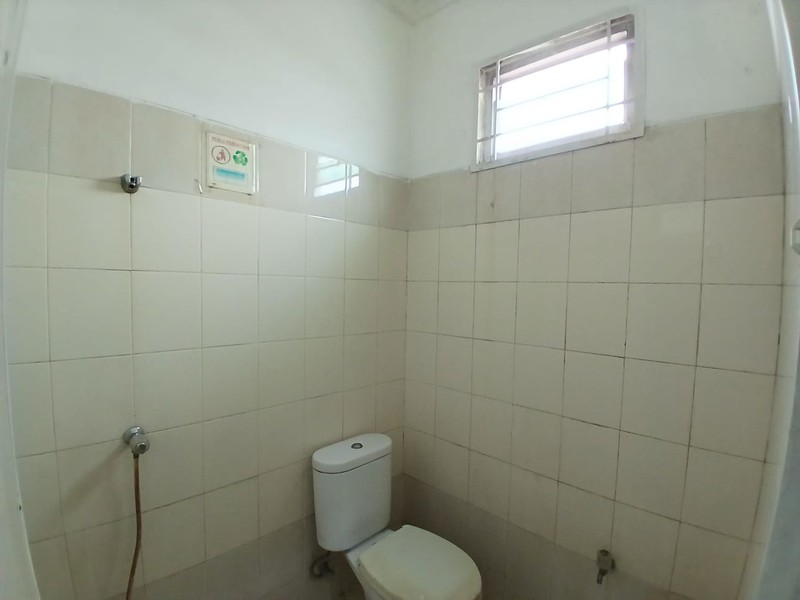 disewa ruko strategis hadap jalan raya siap huni di ruko toll boulevard bsd city