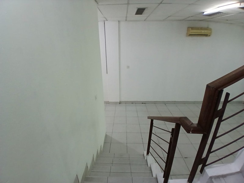 disewa ruko strategis hadap jalan raya siap huni di ruko toll boulevard bsd city