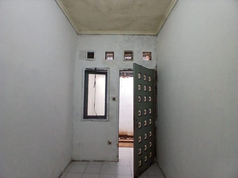 disewa ruko strategis hadap jalan raya siap huni di ruko toll boulevard bsd city