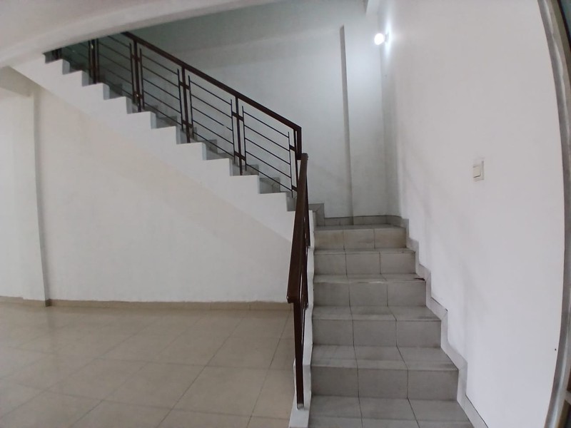 disewa ruko strategis hadap jalan raya siap huni di ruko toll boulevard bsd city