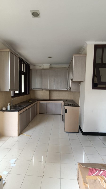 dijual cepat rumah strategis tengah kota asri bebas banjir siap huni di taman giri loka bsd city