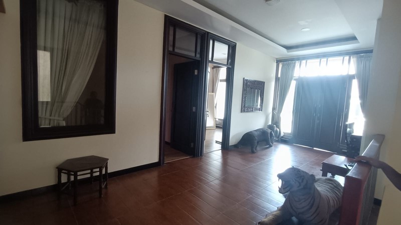 dijual cepat rumah strategis tengah kota asri bebas banjir siap huni di taman giri loka bsd city