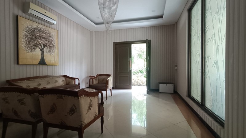 dijual cepat rumah strategis tengah kota asri bebas banjir siap huni di taman giri loka bsd city