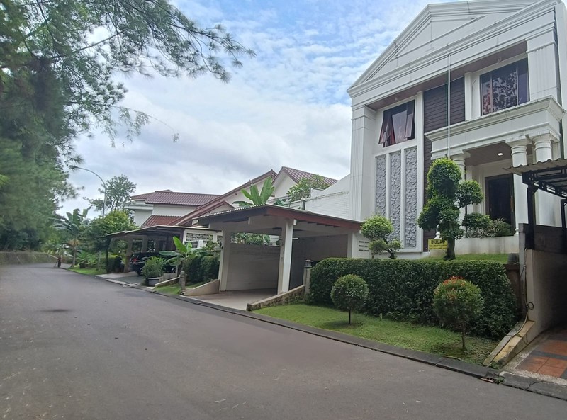 dijual cepat rumah strategis tengah kota asri bebas banjir siap huni di taman giri loka bsd city