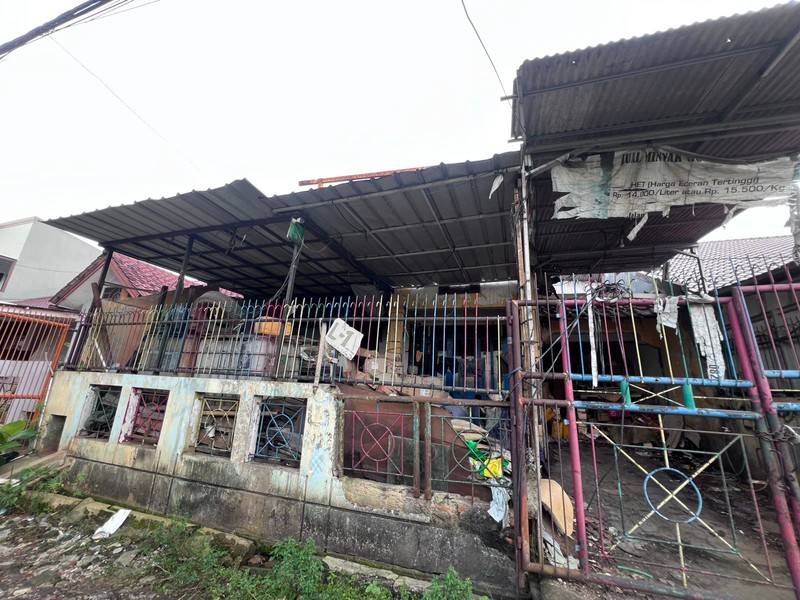 dijual rumah butuh renovasi strategis shm bisa kpr di villa melati mas serpong tangerang selatan banten