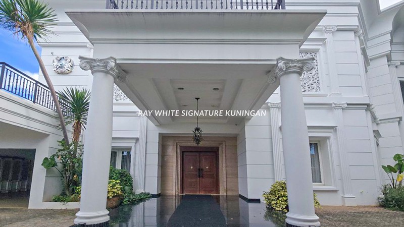 Rumah Mewah Hoek Di Patra Kuningan , Kuningan Timur 