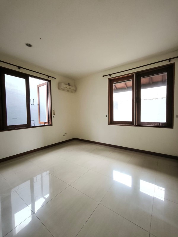 Disewakan Rumah di Jl Cisanggiri - Kebayoran Baru - Jakarta Selatan