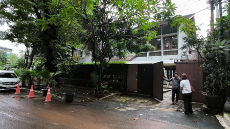 Disewakan Rumah di Jl Cisanggiri - Kebayoran Baru - Jakarta Selatan