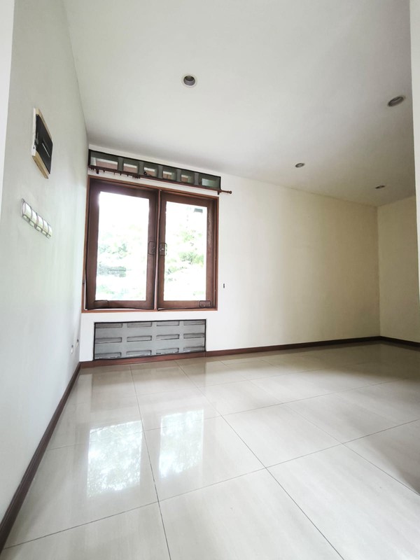 Disewakan Rumah di Jl Cisanggiri - Kebayoran Baru - Jakarta Selatan