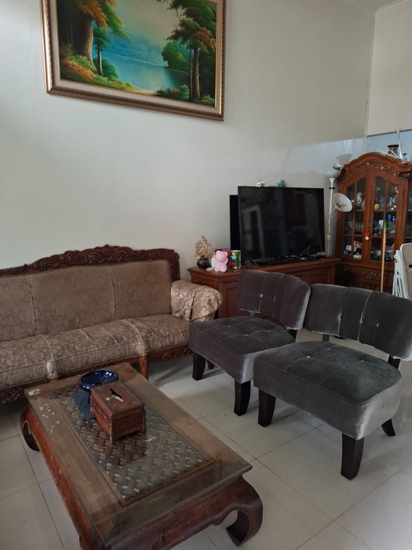Good Deal! Rumah Cantik Satu Seperempat Lantai di Kota Wisata 