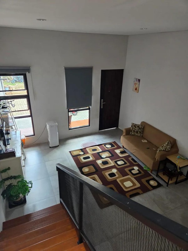 Best Deal. Rumah modern Taman Buaran Indah, Serua