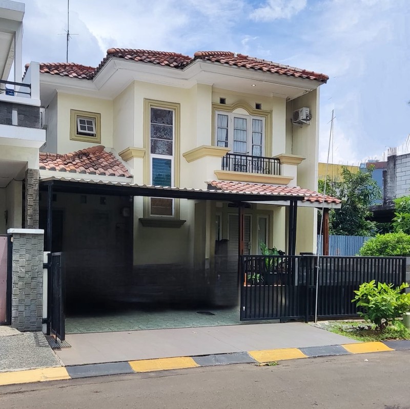 Turun harga jauh. Rumah bagus Puspita Loka, BSD