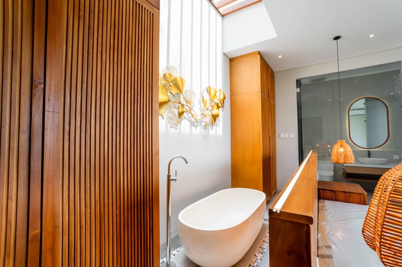 For Sale Freehold - Brand new  nice villa  in the heart of  Canggu close to the beach  , Bali