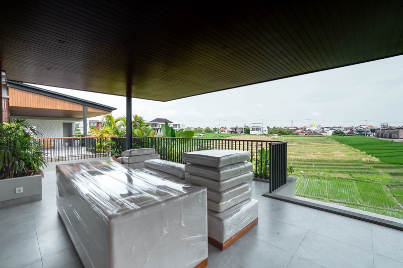 For Sale Freehold - Brand new  nice villa  in the heart of  Canggu close to the beach  , Bali