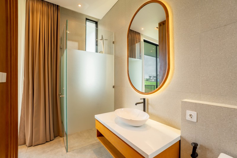 For Sale Freehold - Brand new  nice villa  in the heart of  Canggu close to the beach  , Bali