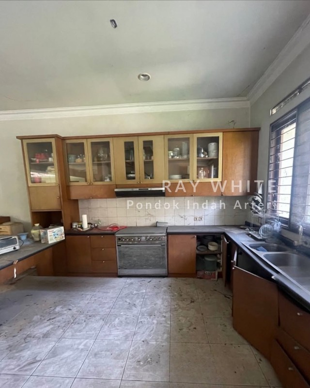 Rumah Besar Cireunde Under Market Dekat MRT Lebak Bulus 