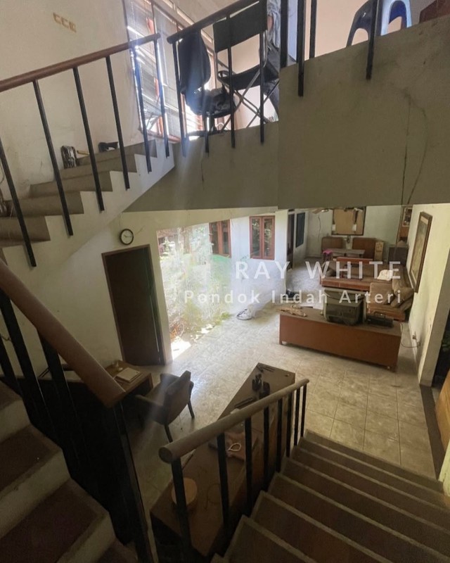 Rumah Besar Cireunde Under Market Dekat MRT Lebak Bulus 