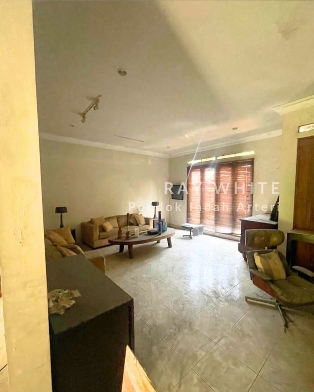 Rumah Besar Cireunde Under Market Dekat MRT Lebak Bulus 