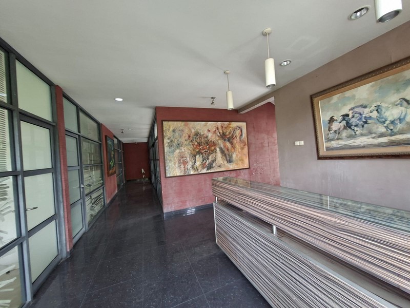 Rumah Hoek Mitra Gading Villa, Rumah bisa untuk usaha atau tempat tinggal Lokasi sangat strategis