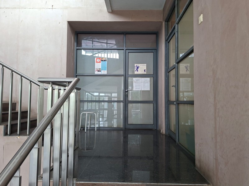 Rumah Hoek Mitra Gading Villa, Rumah bisa untuk usaha atau tempat tinggal Lokasi sangat strategis