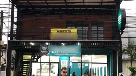 Peluang Bisnis Ruang Usaha 3 Lantai di Jl. Kaliurang KM 5 Cocok untuk Cafe & Kantor, Caturtunggal, Depok, Sleman