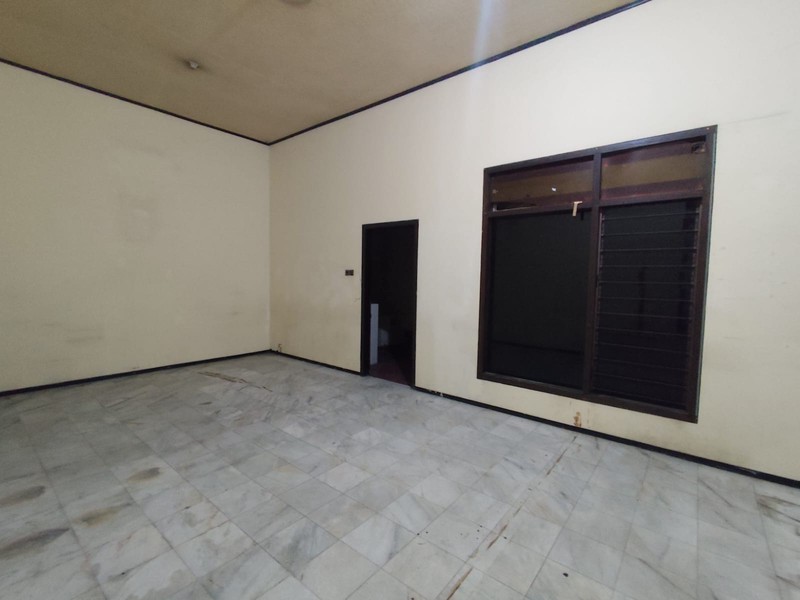 Disewakan Kompleks Kantor & Gudang Luas di Sonosewu Parkir 15 Mobil, Ngestiharjo, Kasihan, Bantul