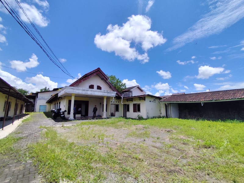 Disewakan Kompleks Kantor & Gudang Luas di Sonosewu Parkir 15 Mobil, Ngestiharjo, Kasihan, Bantul