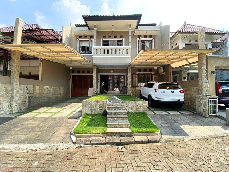 Rumah Luas Dalam Komplek Asri Lingkungan Tenang di Cirendeu