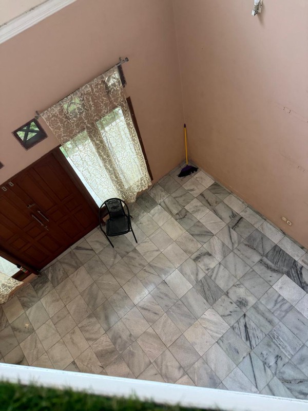 Rumah Luas Dalam Komplek Asri Lingkungan Tenang di Cirendeu