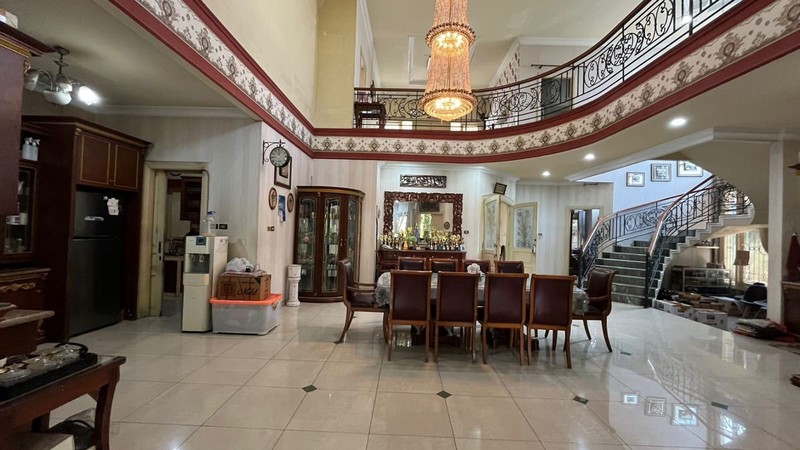 Rumah Besar Lokasi Strategis di Tebet Timur Jakarta Selatan