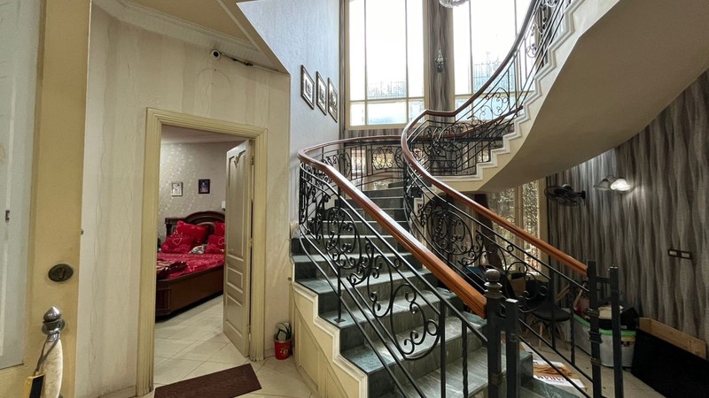 Rumah Besar Lokasi Strategis di Tebet Timur Jakarta Selatan