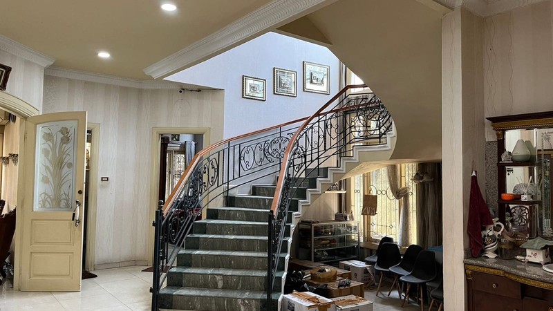 Rumah Besar Lokasi Strategis di Tebet Timur Jakarta Selatan