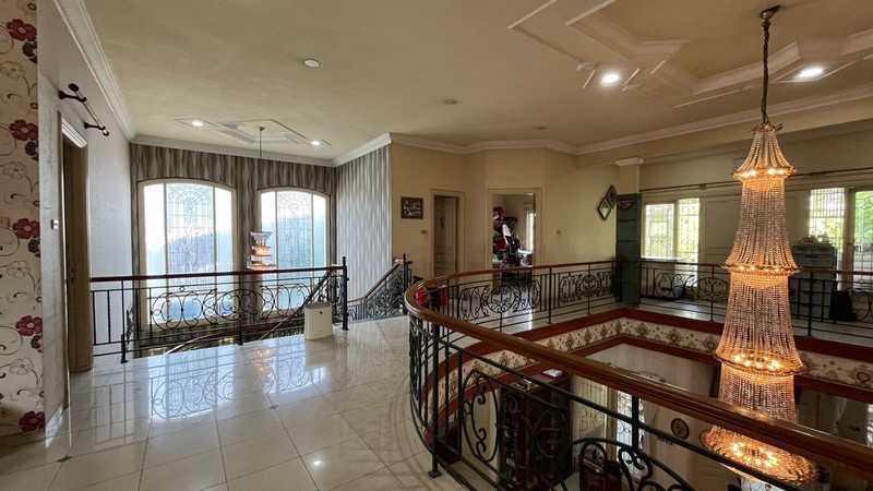 Rumah Besar Lokasi Strategis di Tebet Timur Jakarta Selatan